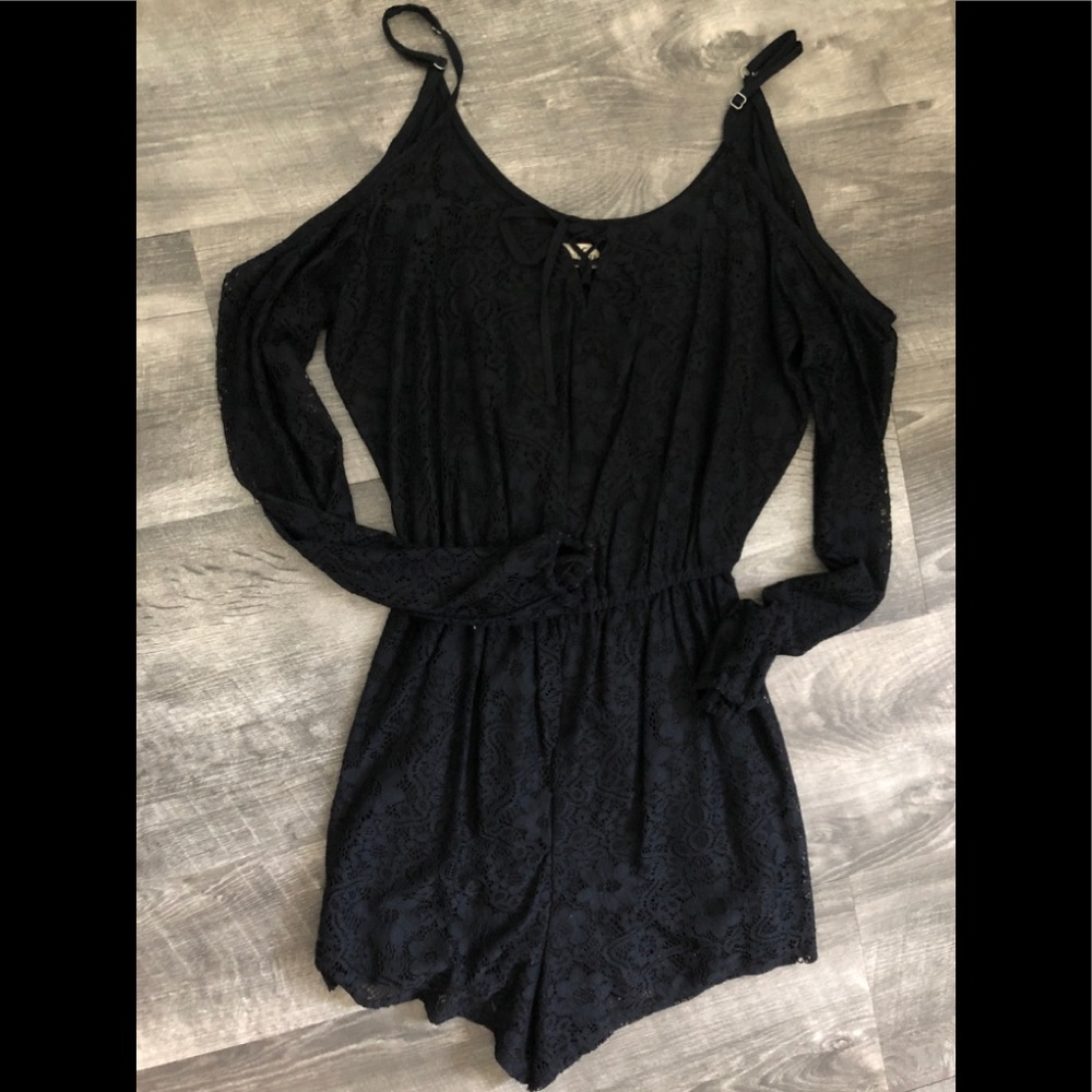 Hollister blk lace romper